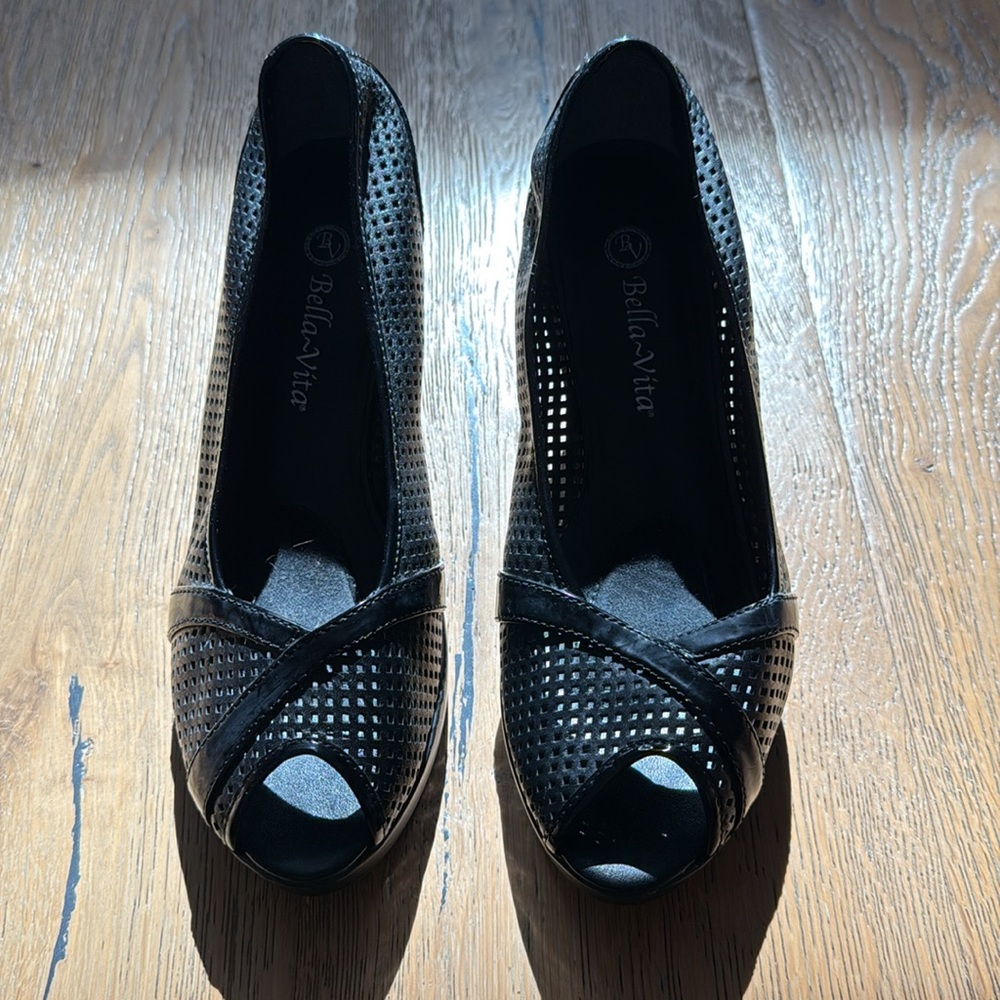 Bella Vita Black Platform Shoes Versatile Style